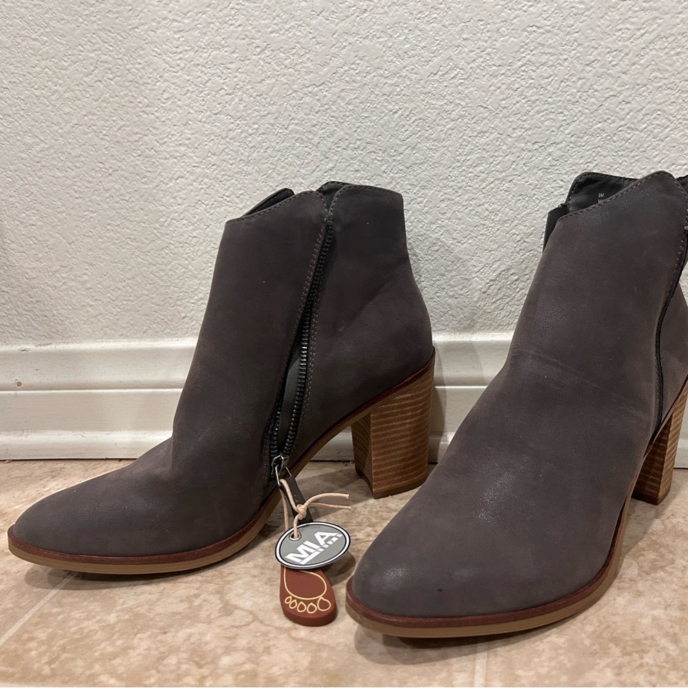 MIA Tracee gray bootie